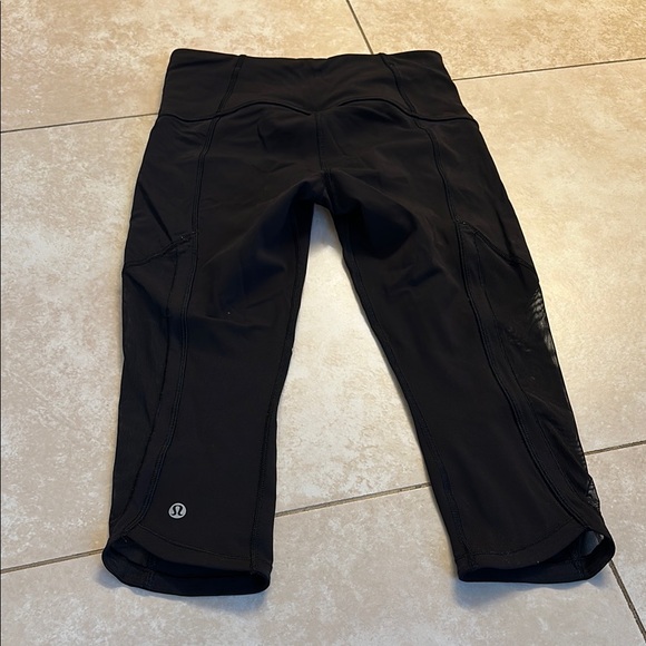 Lululemon Black Cropped Leggings - Picture 1 of 3